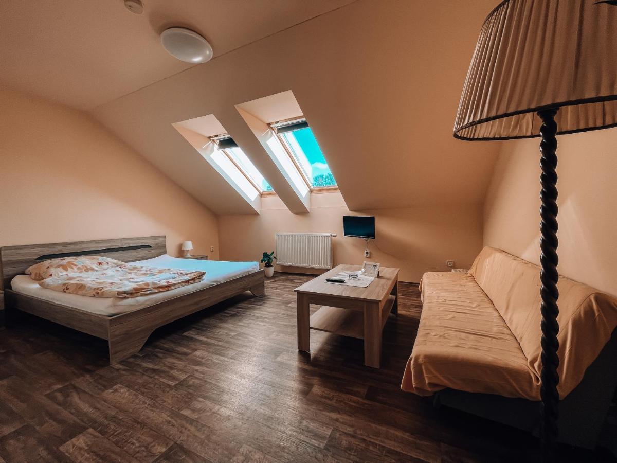 Penzion Na Vosverku Čelákovice Exterior foto